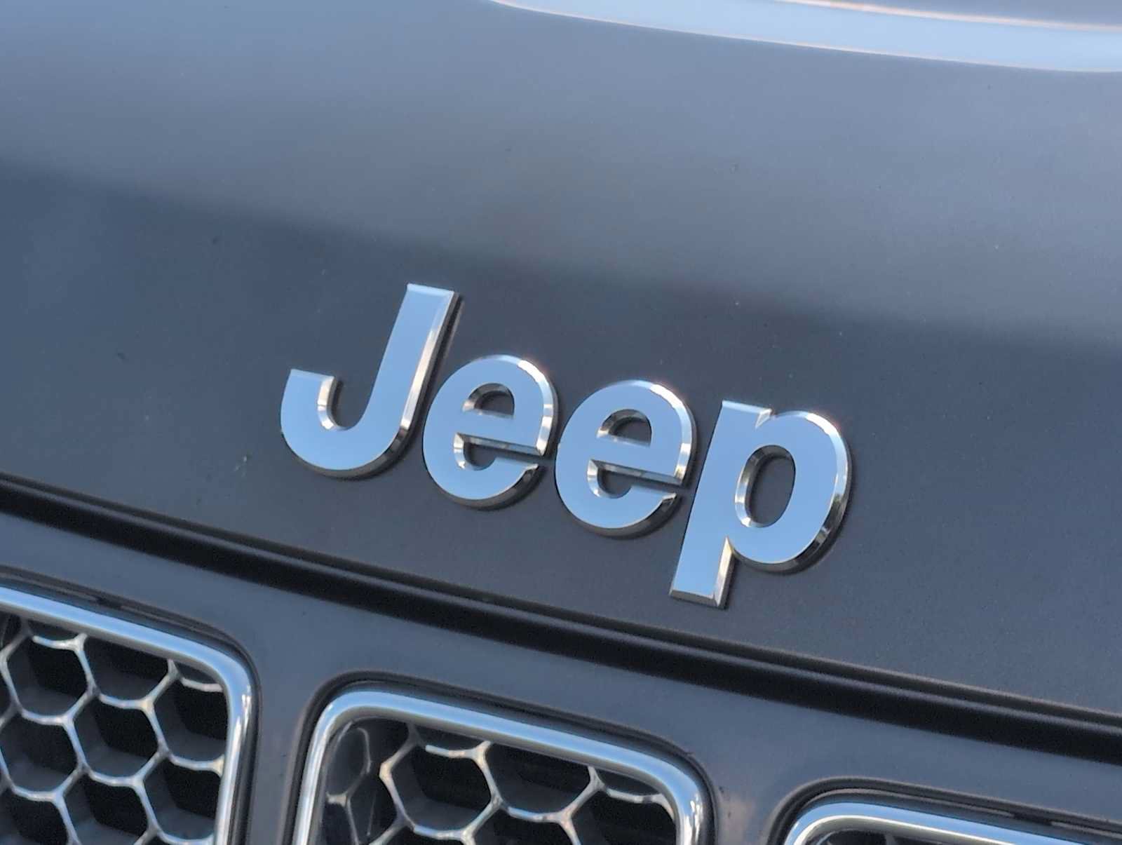 Used 2014 Jeep Grand Cherokee Summit AWD/4WD image 12