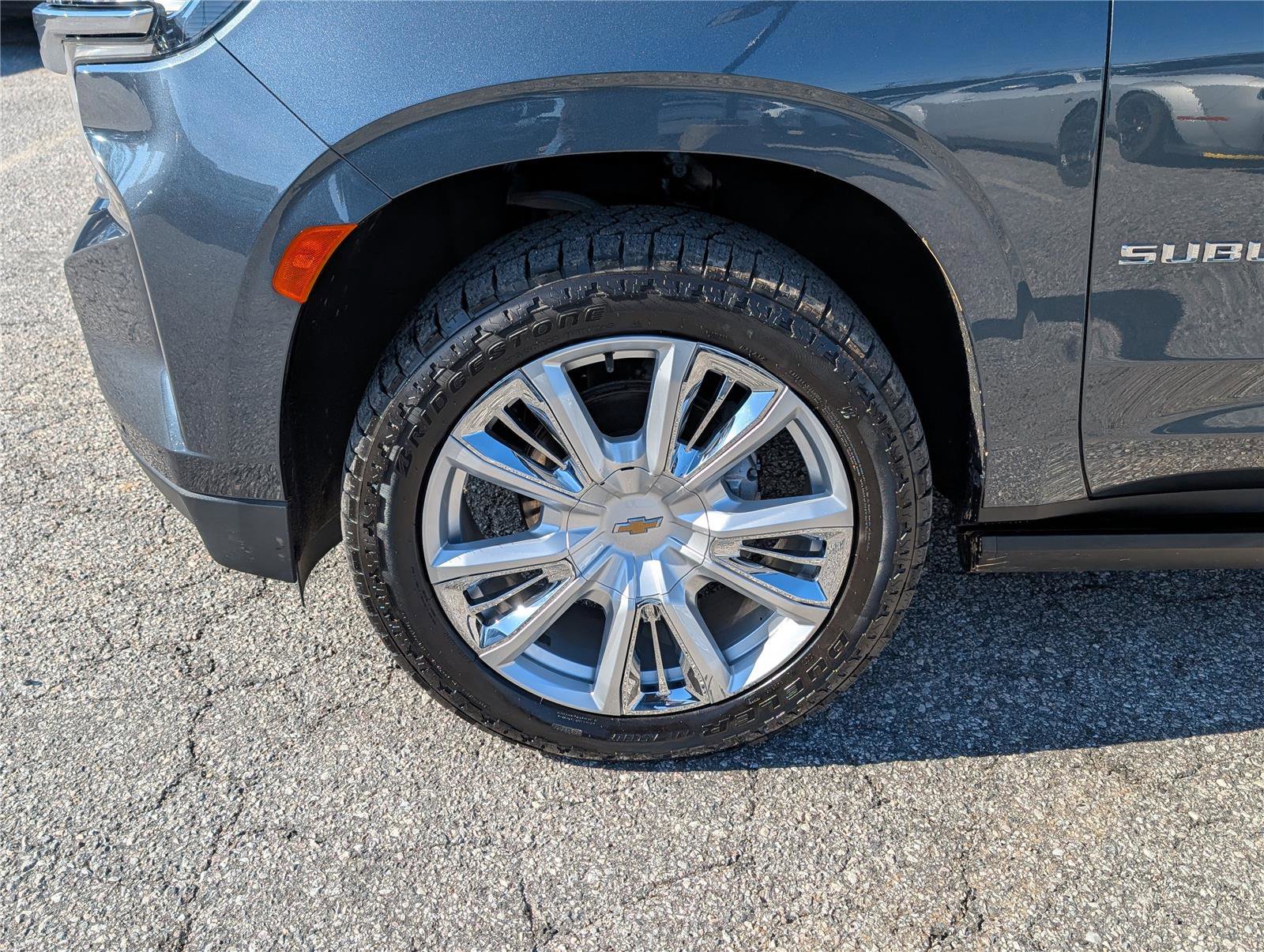 Used 2021 Chevrolet Suburban High Country w/ Premium Package image 10