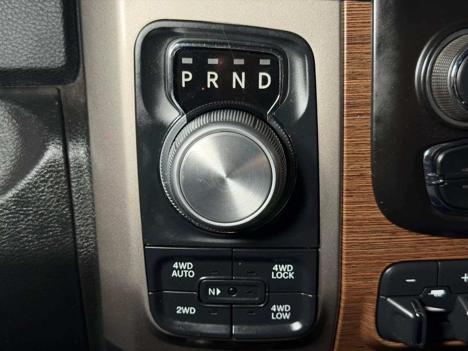 Used 2014 RAM 1500 Laramie w/ Convenience Group AWD/4WD image 32