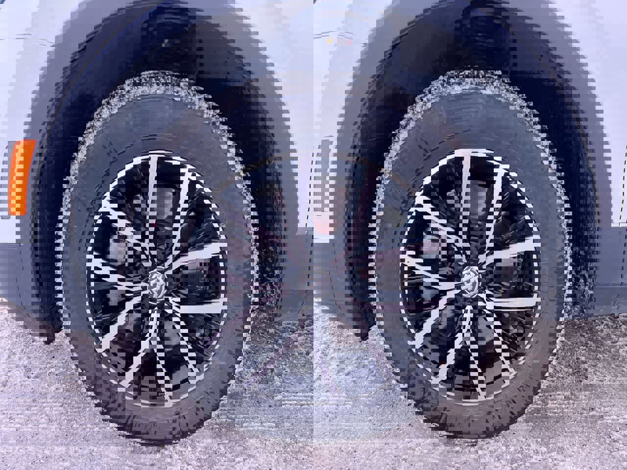 Used 2021 Volkswagen Tiguan SE image 10