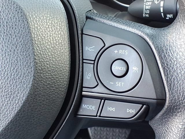 Used 2025 Toyota RAV4 XLE AWD/4WD image 11
