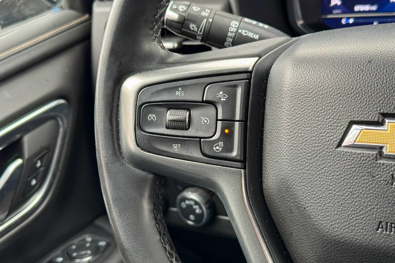 Used 2023 Chevrolet Suburban Premier image 32