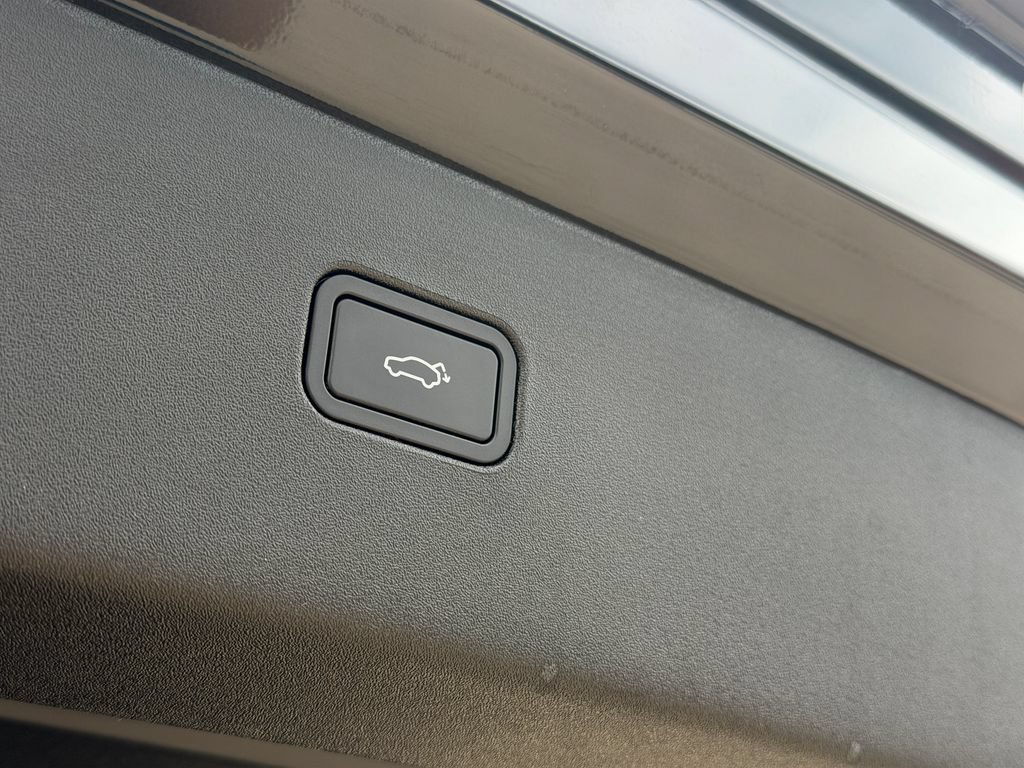 Certified 2025 Volvo EX30 Ultra w/ Protection Package Premier AWD/4WD image 28