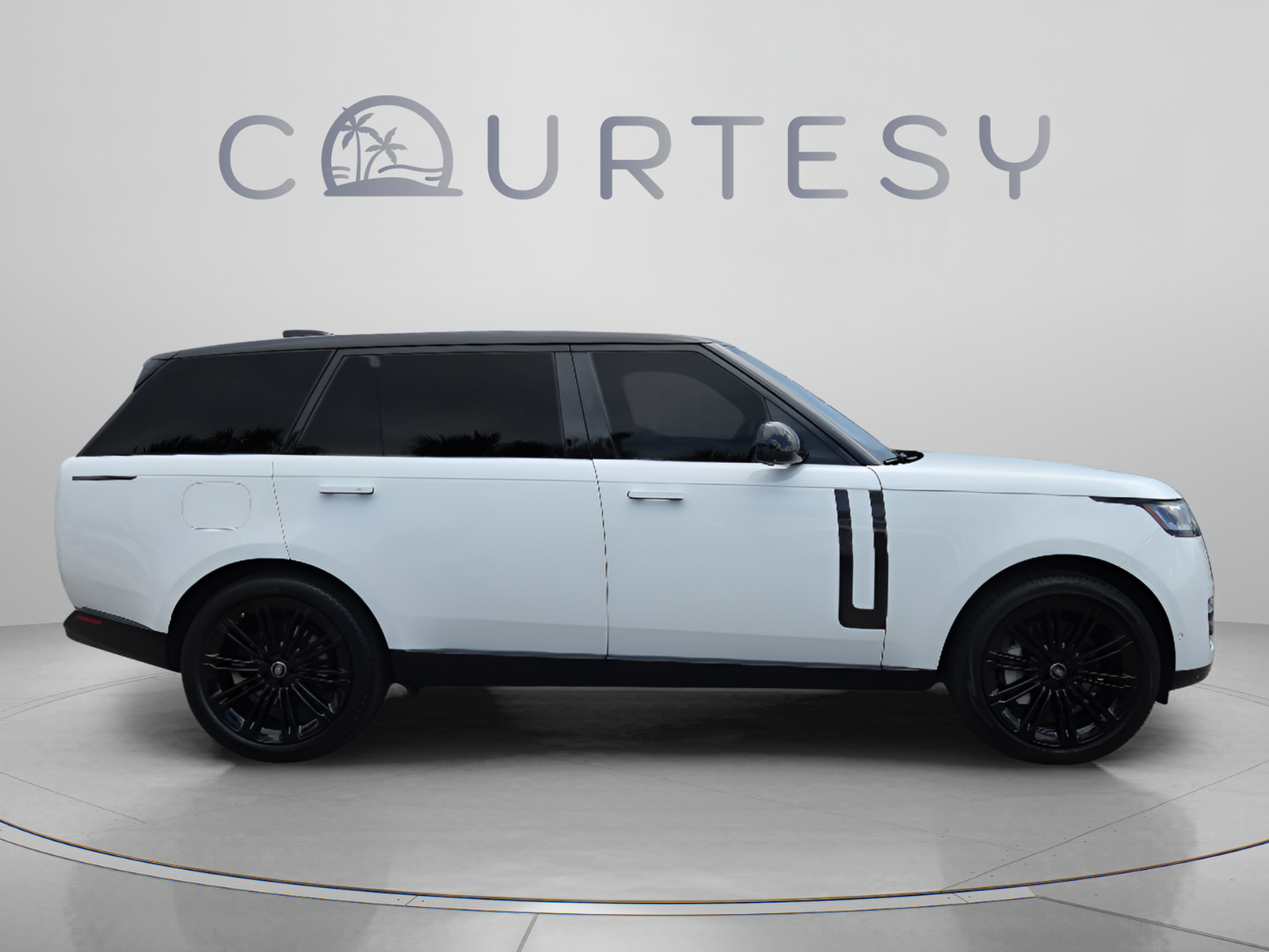 Used 2023 Land Rover Range Rover Long Wheelbase SE AWD/4WD image 6