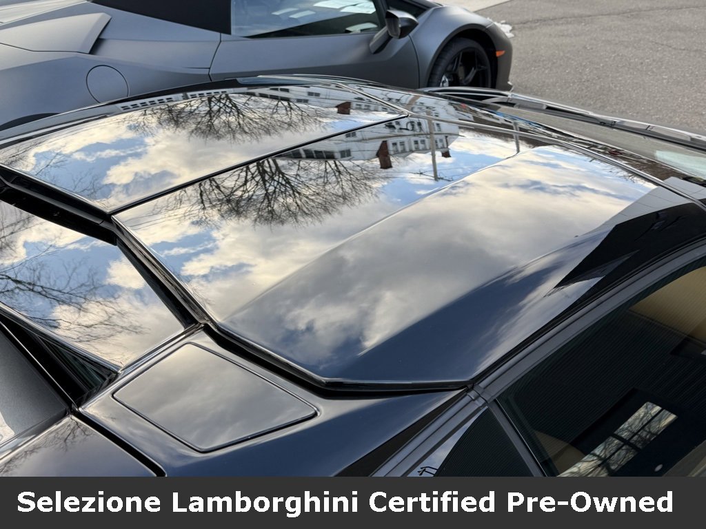 Used 2018 Lamborghini Aventador S image 23