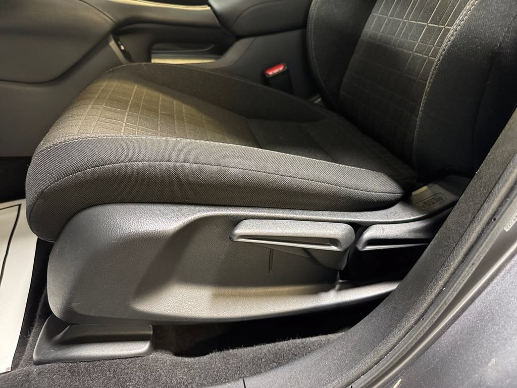 Used 2023 Honda HR-V LX image 13