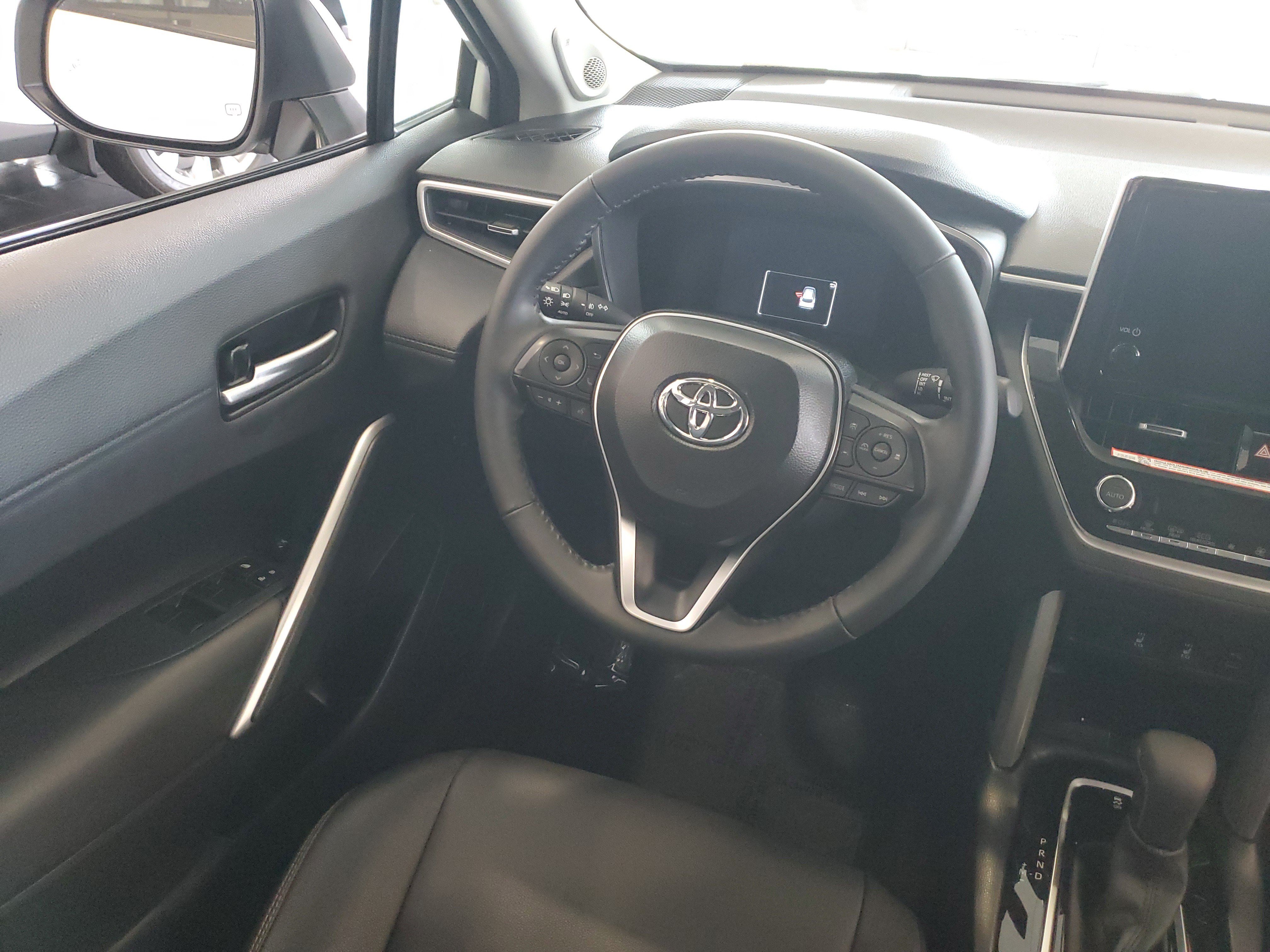 Used 2024 Toyota Corolla Cross XLE w/ Convenience Package AWD/4WD image 16