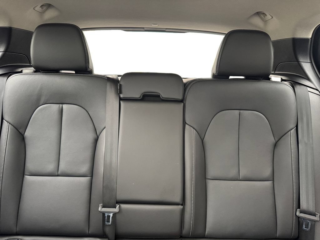Certified 2026 Volvo XC40 B5 Plus AWD/4WD image 24