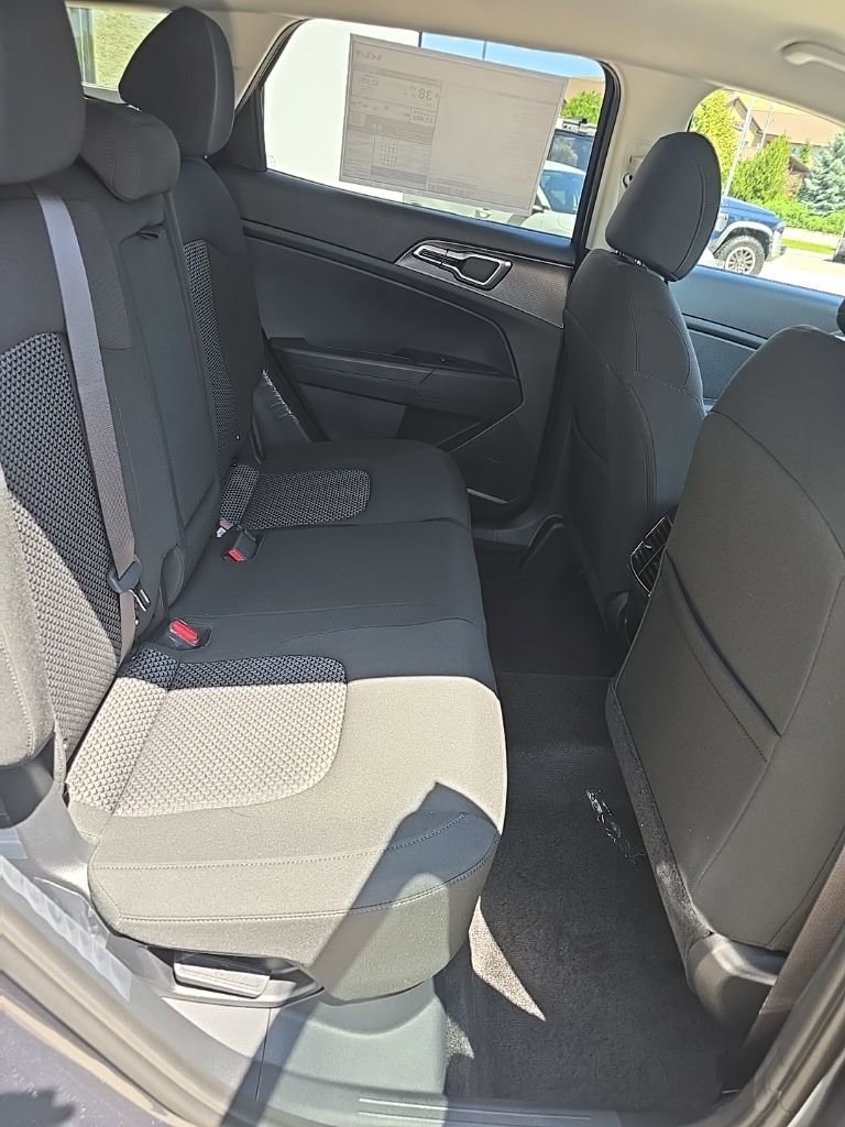 New 2025 Kia Sportage LX image 11