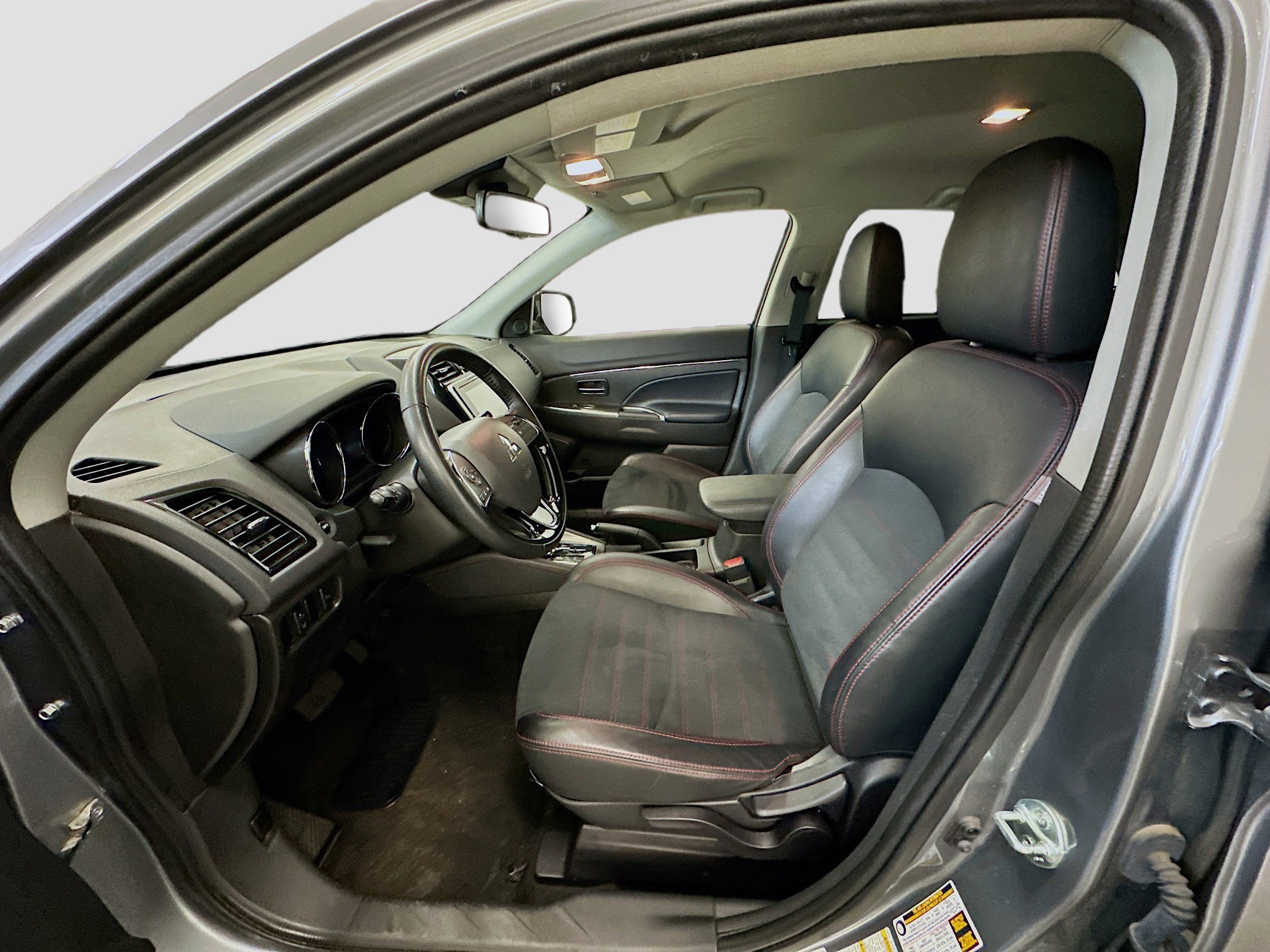 Used 2024 Mitsubishi Outlander Sport SE image 13