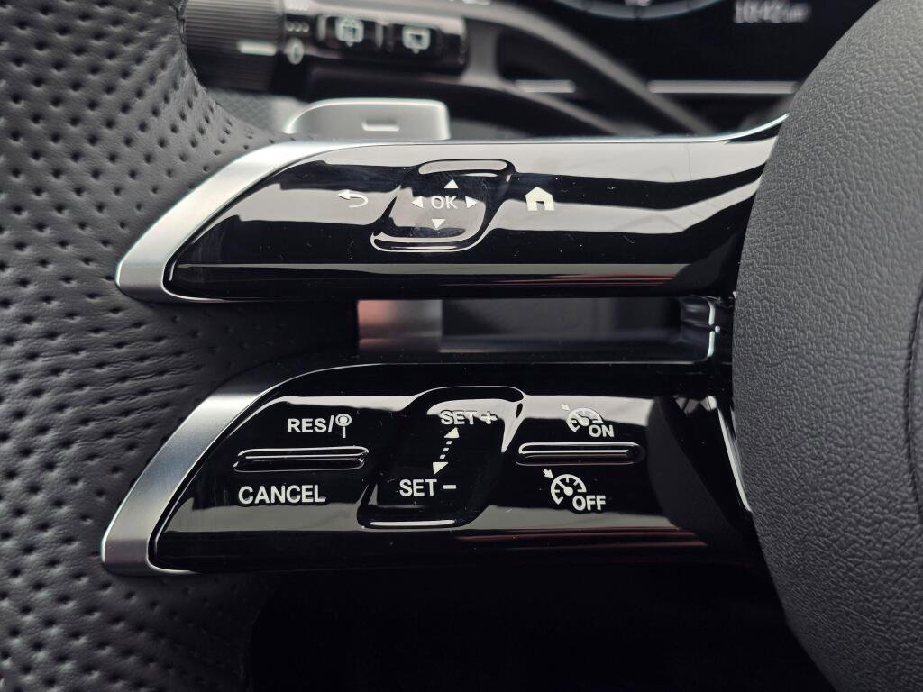 New 2026 Mercedes-Benz GLC 300 4MATIC image 41