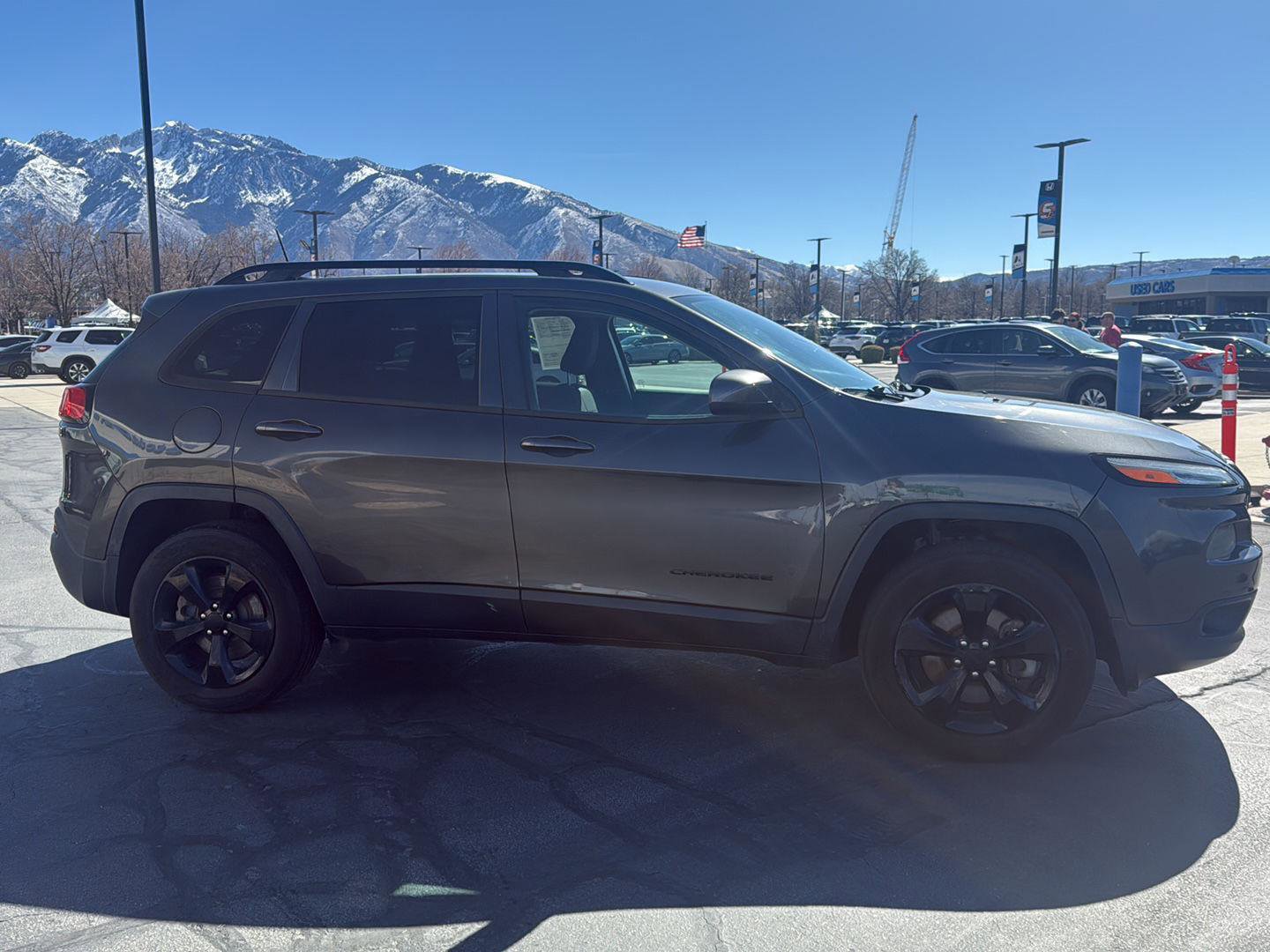 Used 2016 Jeep Cherokee Latitude w/ Cold Weather Group image 5