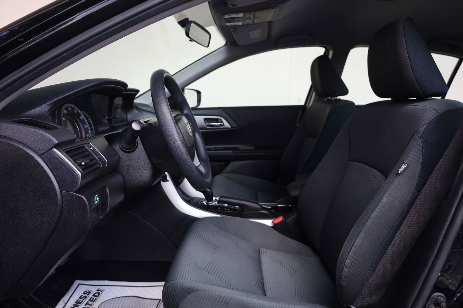 Used 2015 Honda Accord LX image 18