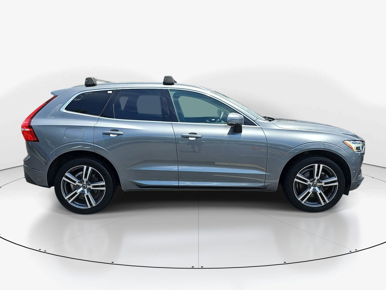 Used 2019 Volvo XC60 T6 Momentum w/ Multimedia Package AWD/4WD image 2