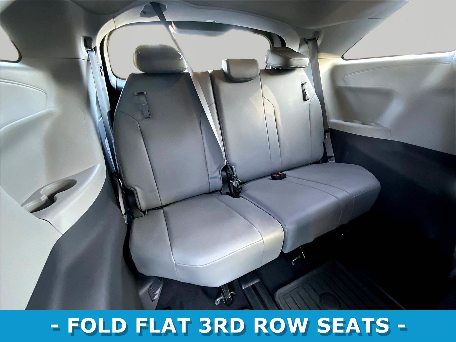 Used 2021 Toyota Sienna XLE FWD image 25