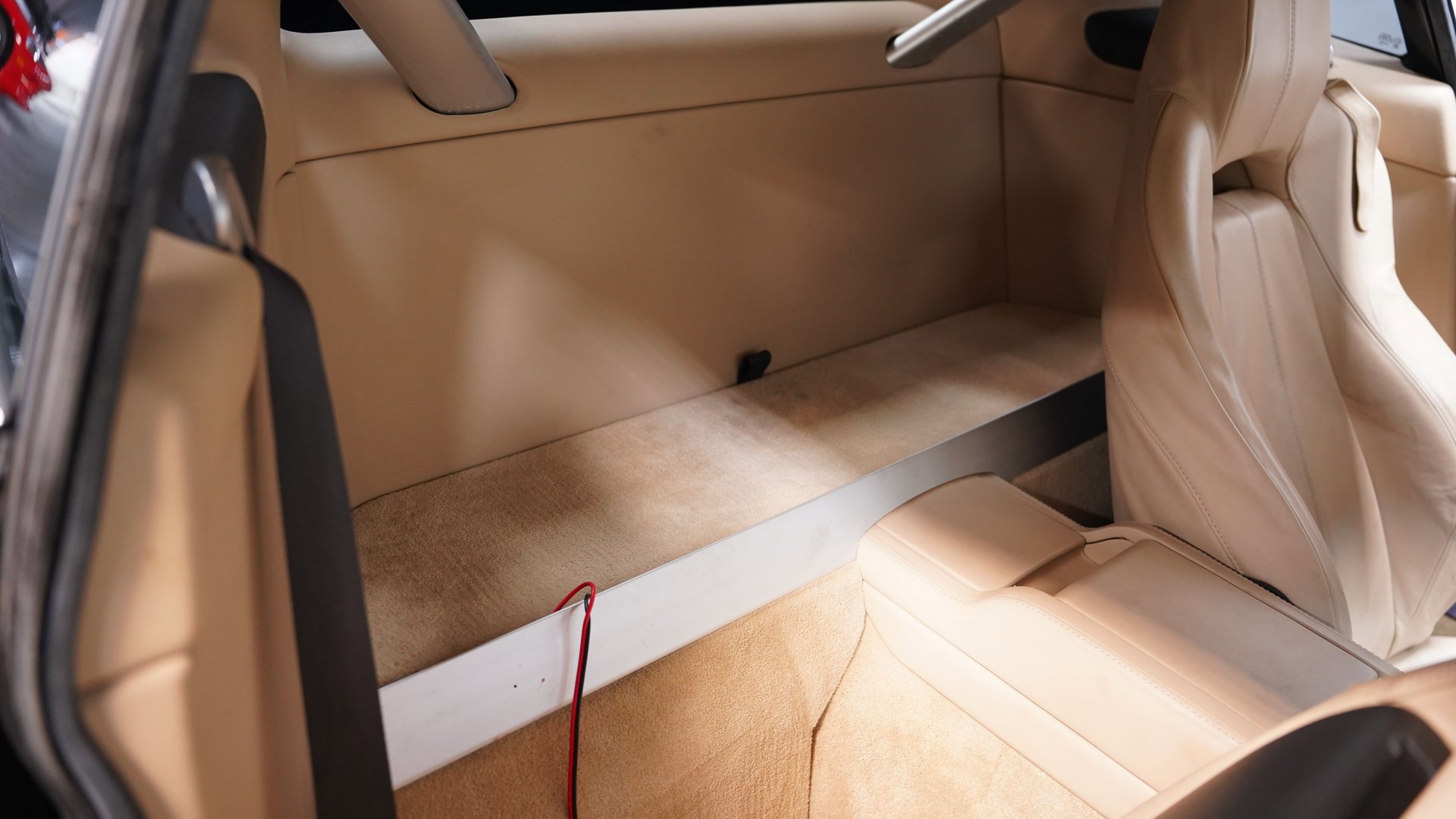 Used 2009 Aston Martin V8 Vantage V8 image 36