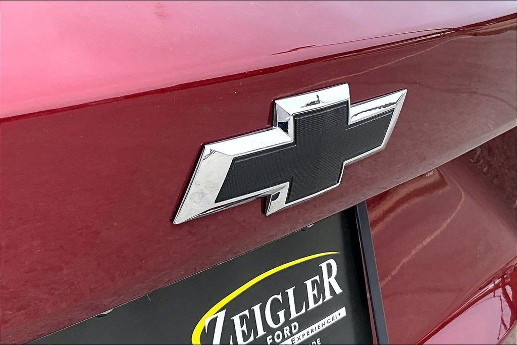 Used 2025 Chevrolet Trax RS w/ Sunroof Package FWD image 31