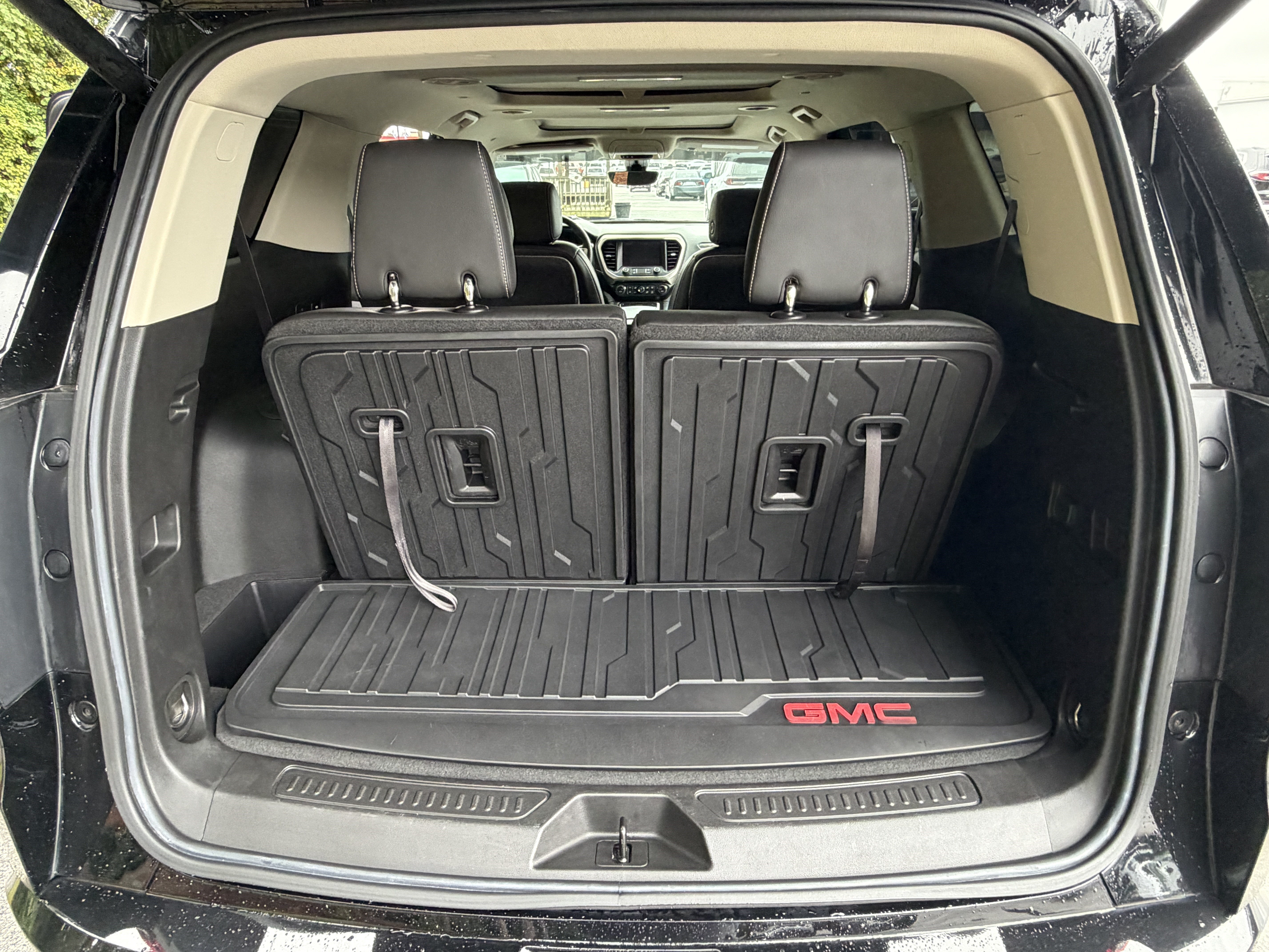 Used 2023 GMC Acadia Denali w/ Black Diamond Edition FWD image 4