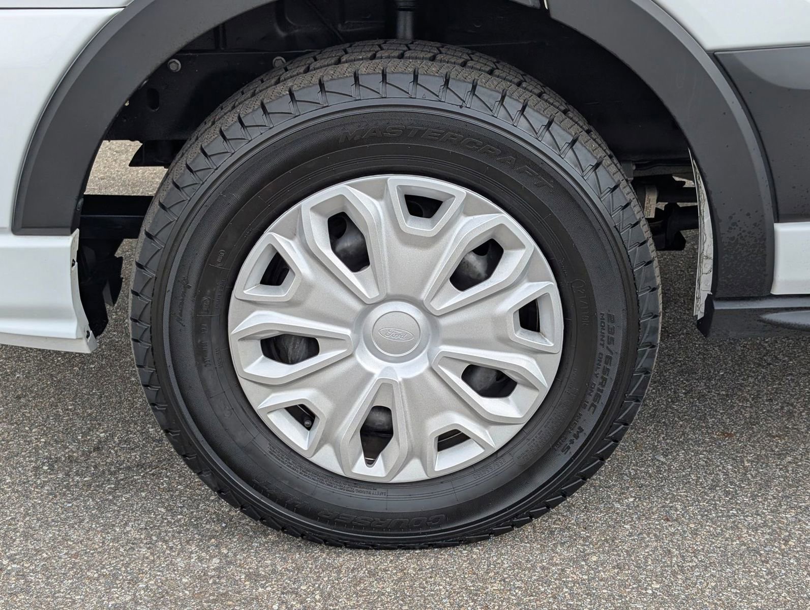 Used 2023 Ford Transit 350 XLT image 28