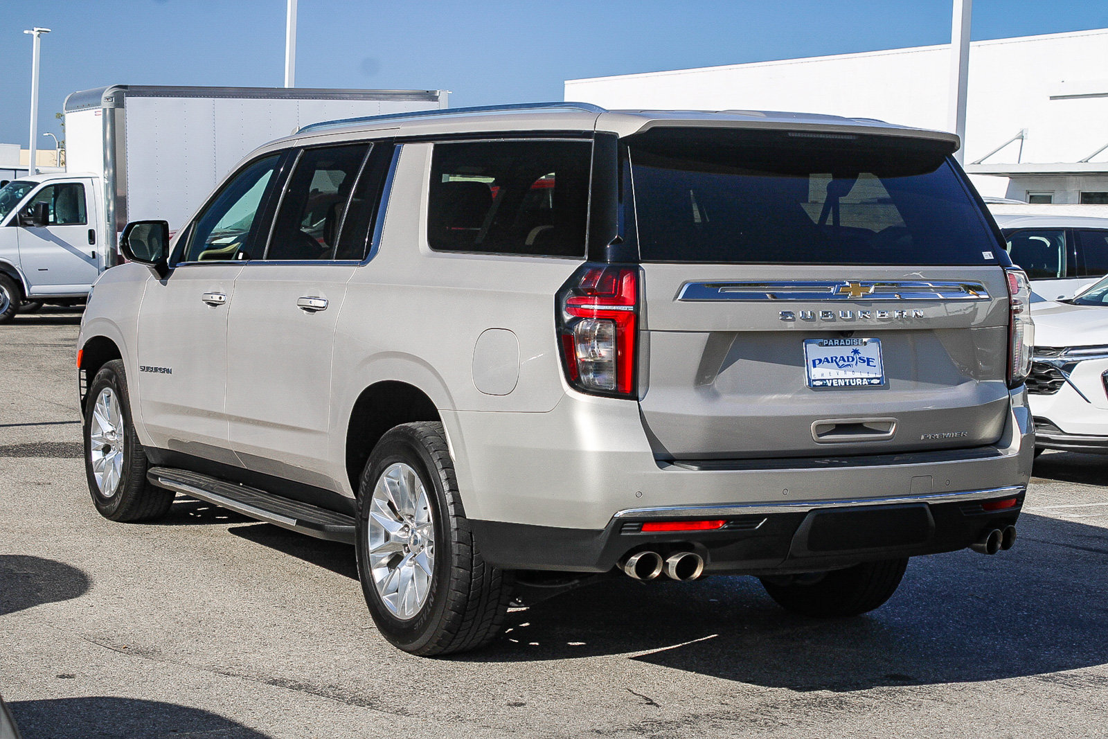 Used 2024 Chevrolet Suburban Premier RWD image 6