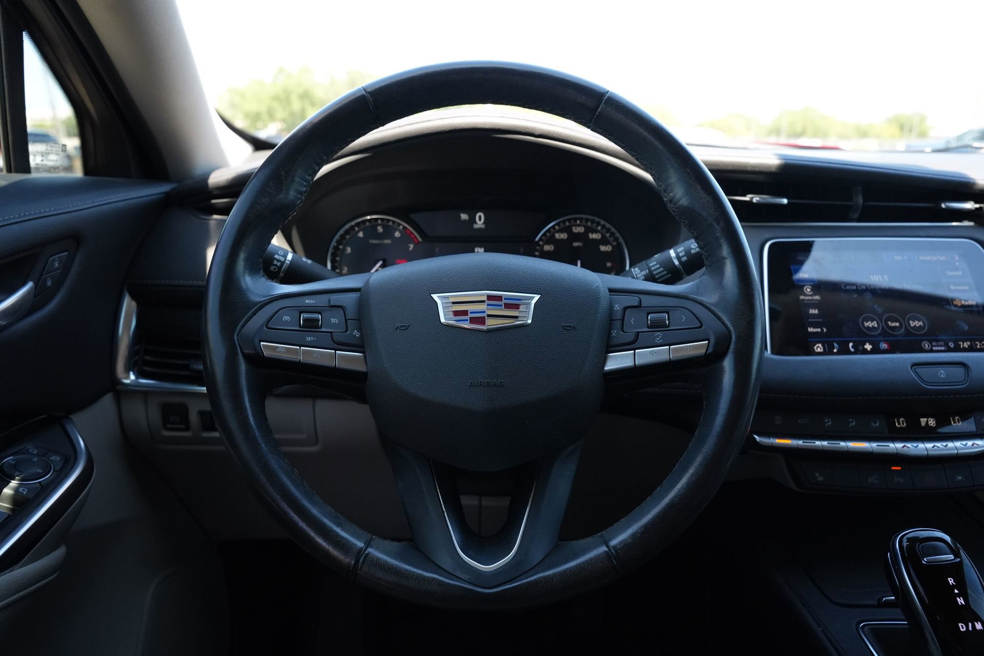 Used 2022 Cadillac XT4 Premium Luxury w/ Enhanced Visibility Package image 10