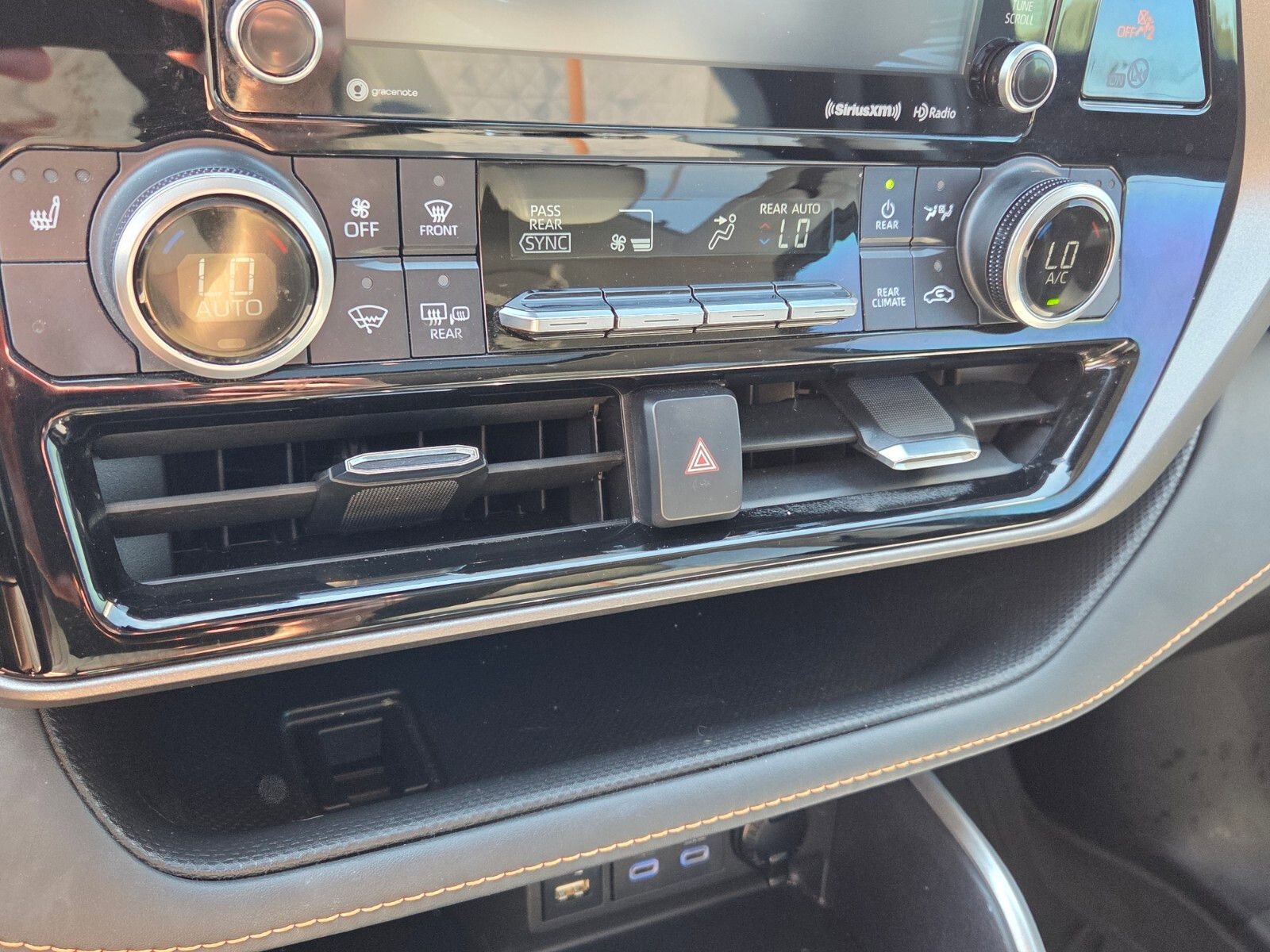 Used 2022 Toyota Highlander Bronze Edition image 24