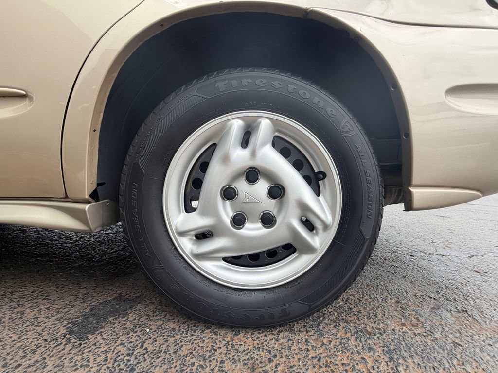 Used 2005 Pontiac Grand Am SE image 35