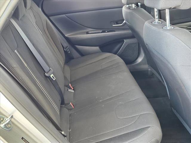 Used 2021 Hyundai Elantra SEL w/ Convenience Package image 18