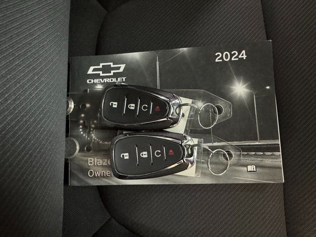 Used 2024 Chevrolet Blazer LT w/ Midnight/Sport Edition FWD image 26