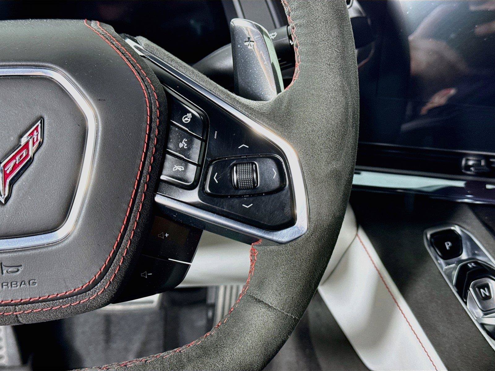Used 2023 Chevrolet Corvette Stingray Premium Conv w/ Z51 Performance Package RWD image 22