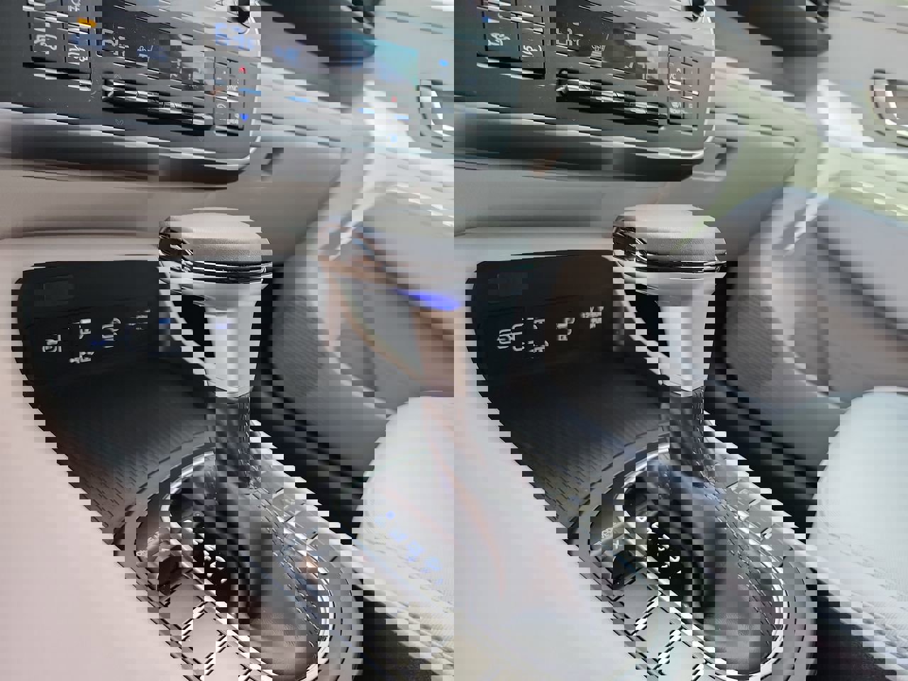 Used 2024 Hyundai Kona SEL image 14