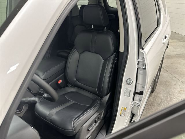 Used 2025 Honda Pilot Touring image 15
