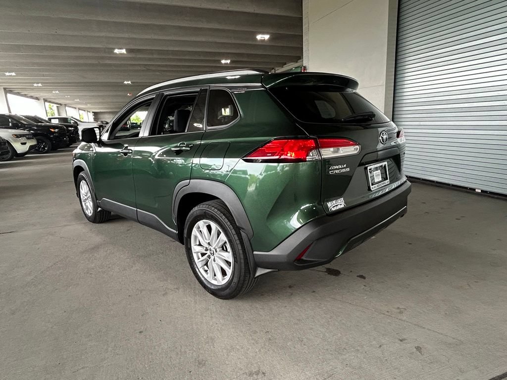 Used 2023 Toyota Corolla Cross LE w/ Moonroof Package FWD image 3