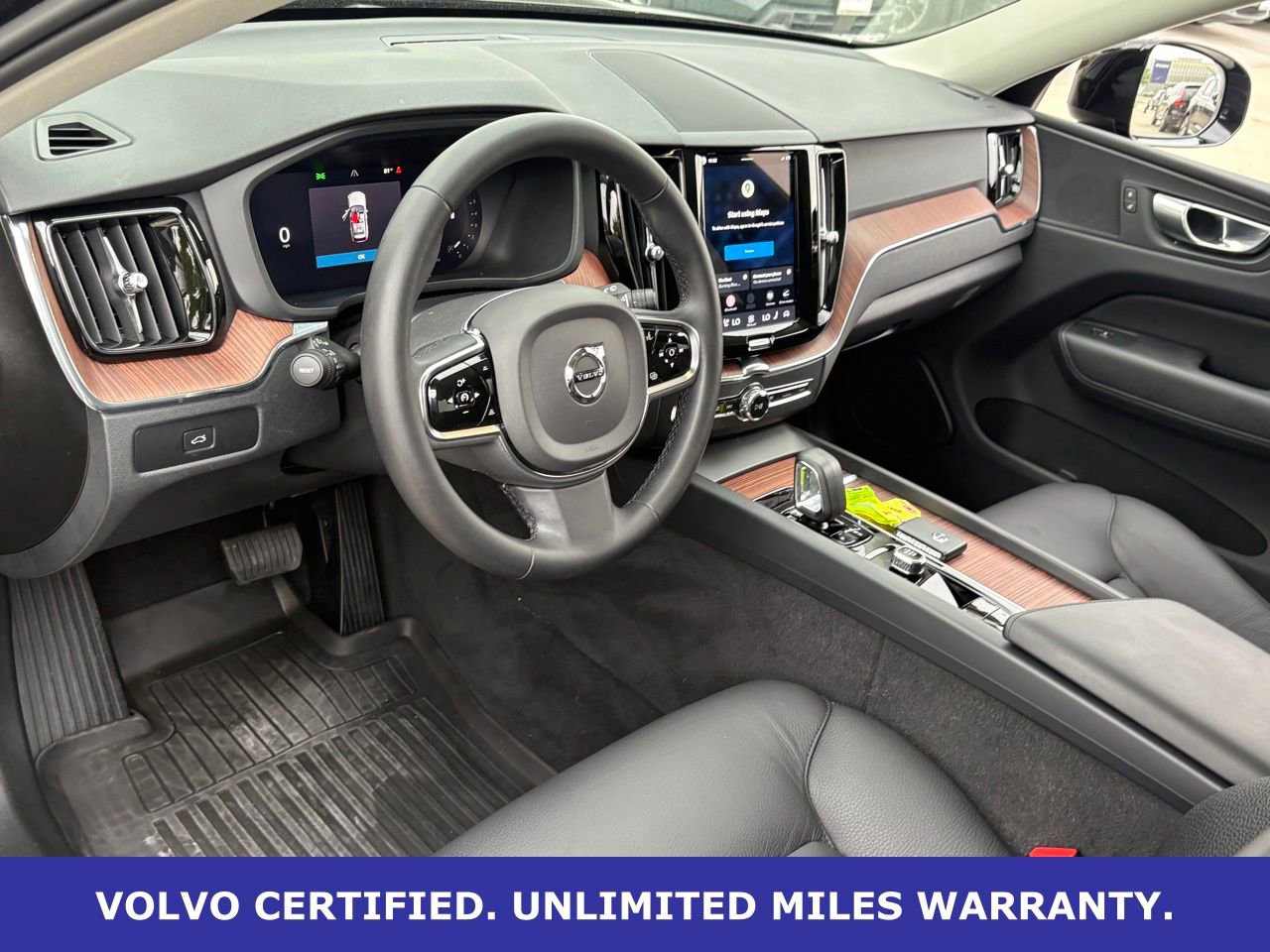 Certified 2024 Volvo XC60 B5 Plus w/ Protection Package Premier AWD/4WD image 17