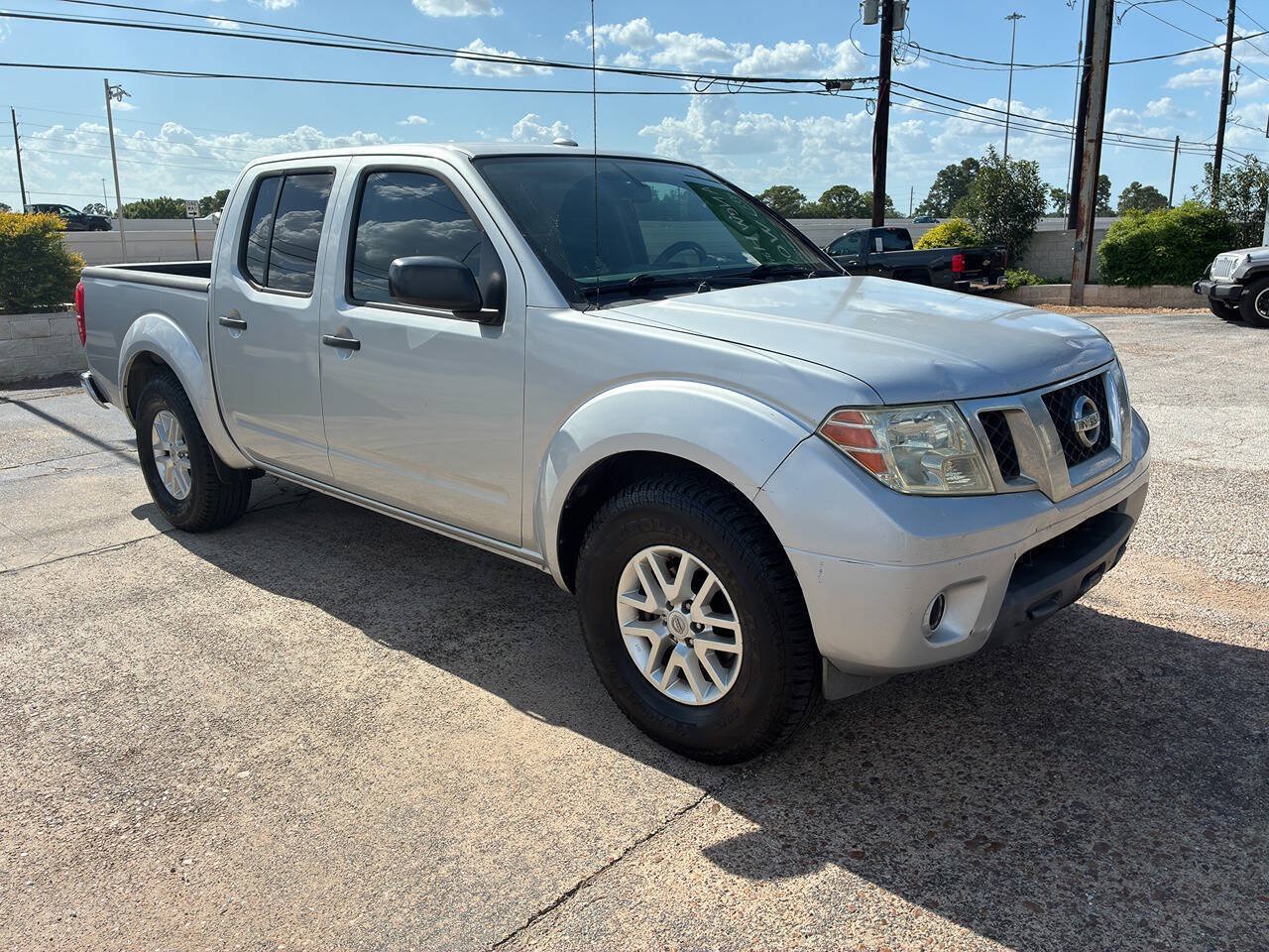 Used 2015 Nissan Frontier SV w/ SV Value Truck Package RWD image 8