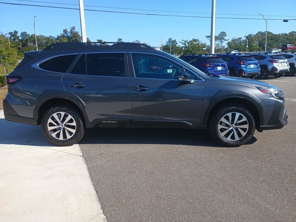 Certified 2025 Subaru Outback Premium image 4