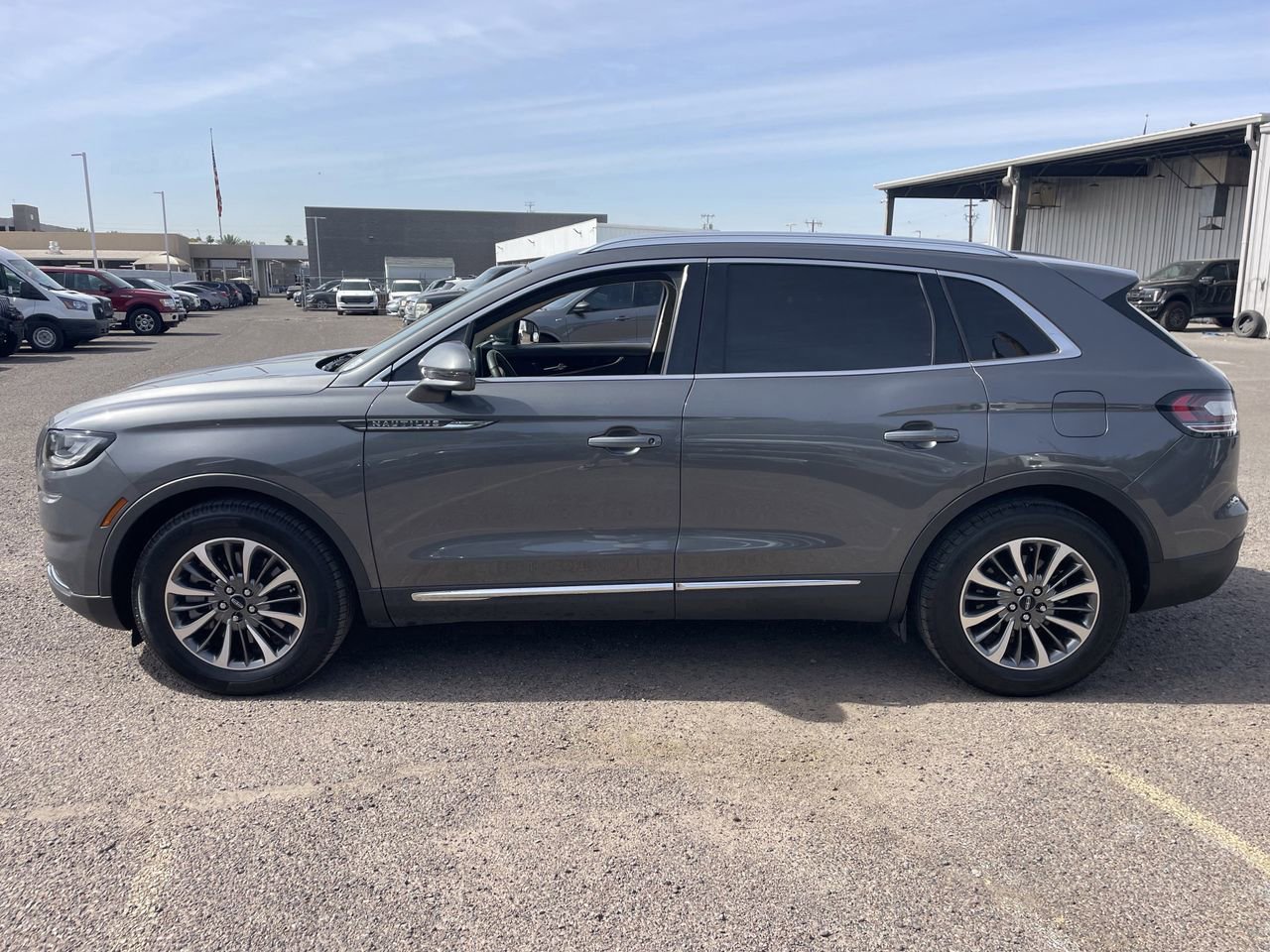 Used 2022 Lincoln Nautilus FWD w/ Premium Package image 3