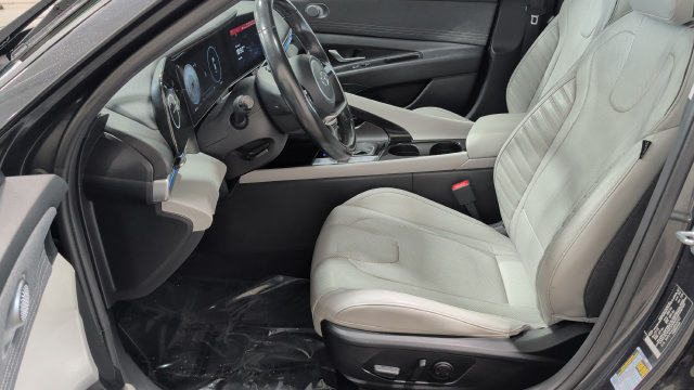 Certified 2023 Hyundai Elantra Limited FWD image 9