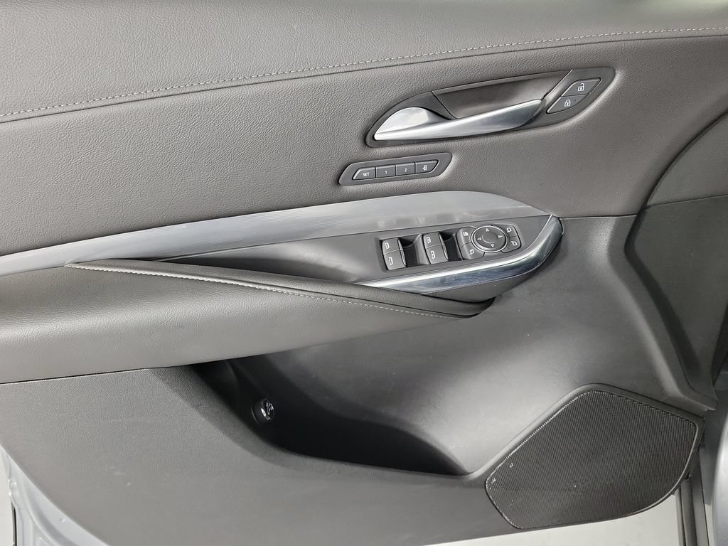 Used 2025 Cadillac XT4 Premium Luxury FWD image 17