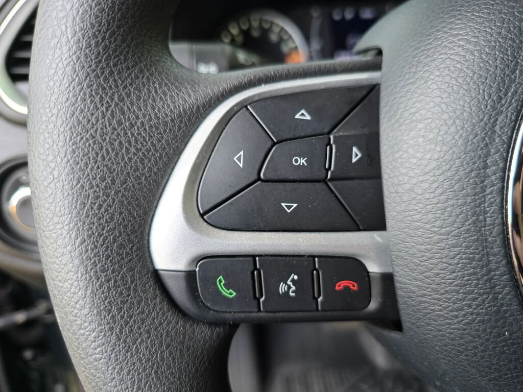 Used 2021 Jeep Renegade Sport image 25