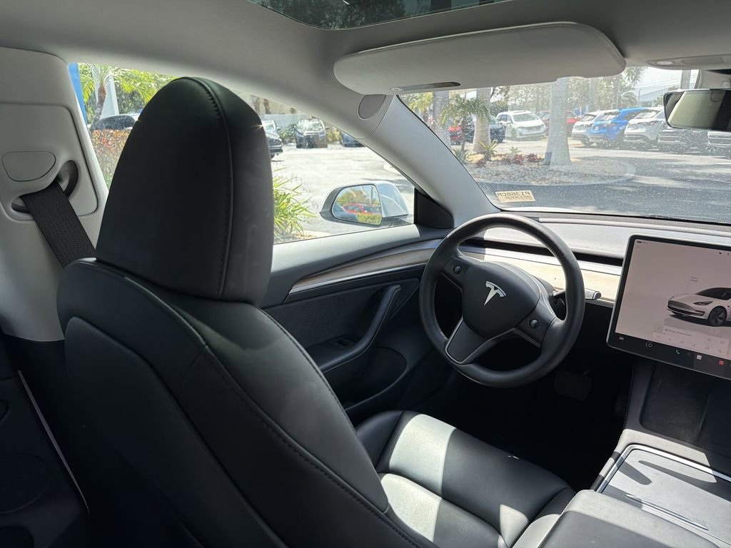 Used 2023 Tesla Model 3 Standard Range image 17
