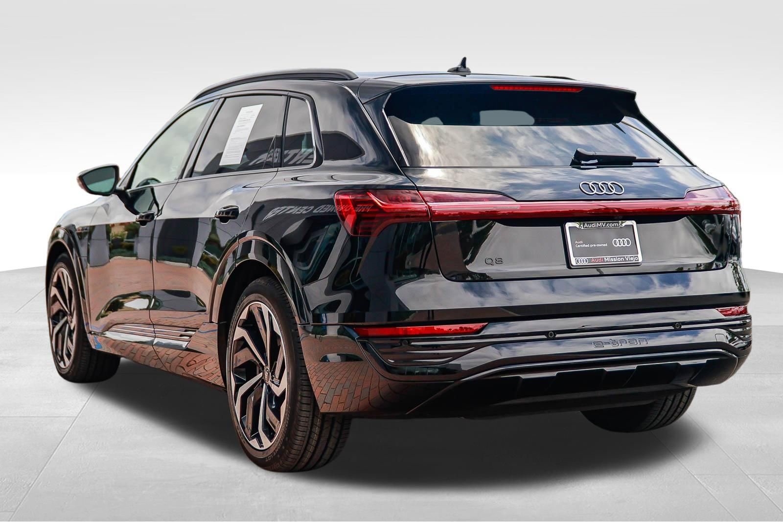 Used 2024 Audi Q8 e-tron Premium Plus AWD/4WD image 5