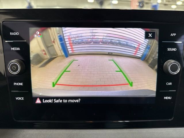 Certified 2025 Volkswagen Jetta SE image 16