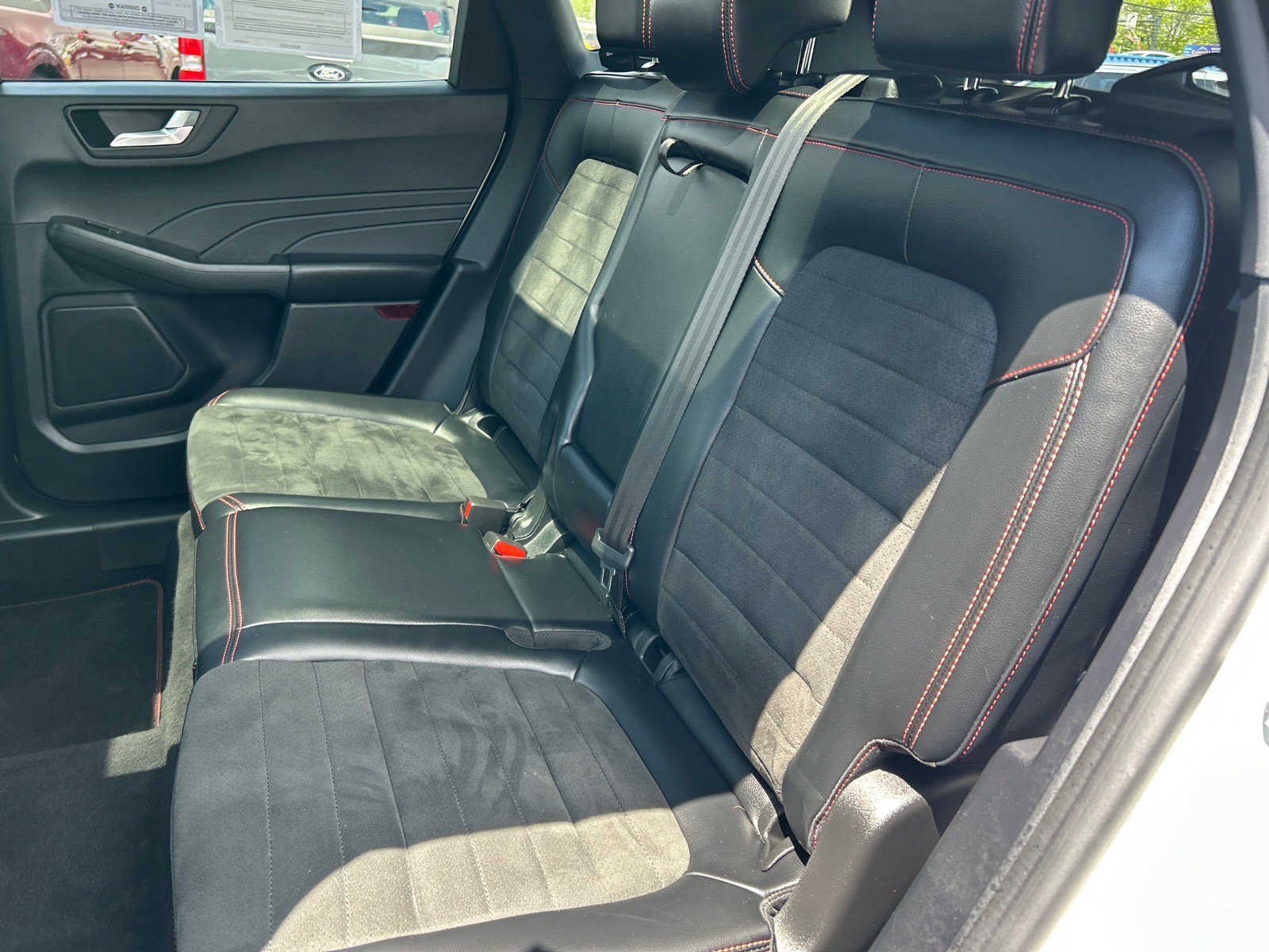 Certified 2022 Ford Escape SEL w/ SEL Stealth AWD Package image 9