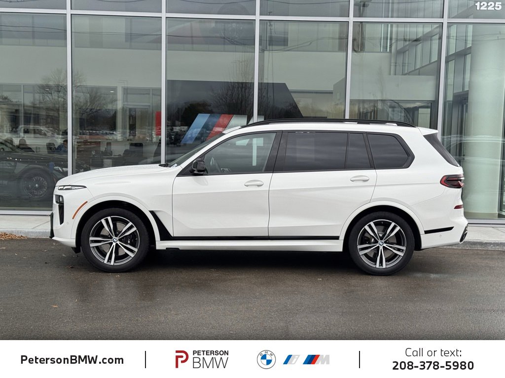 Used 2025 BMW X7 M60i image 3