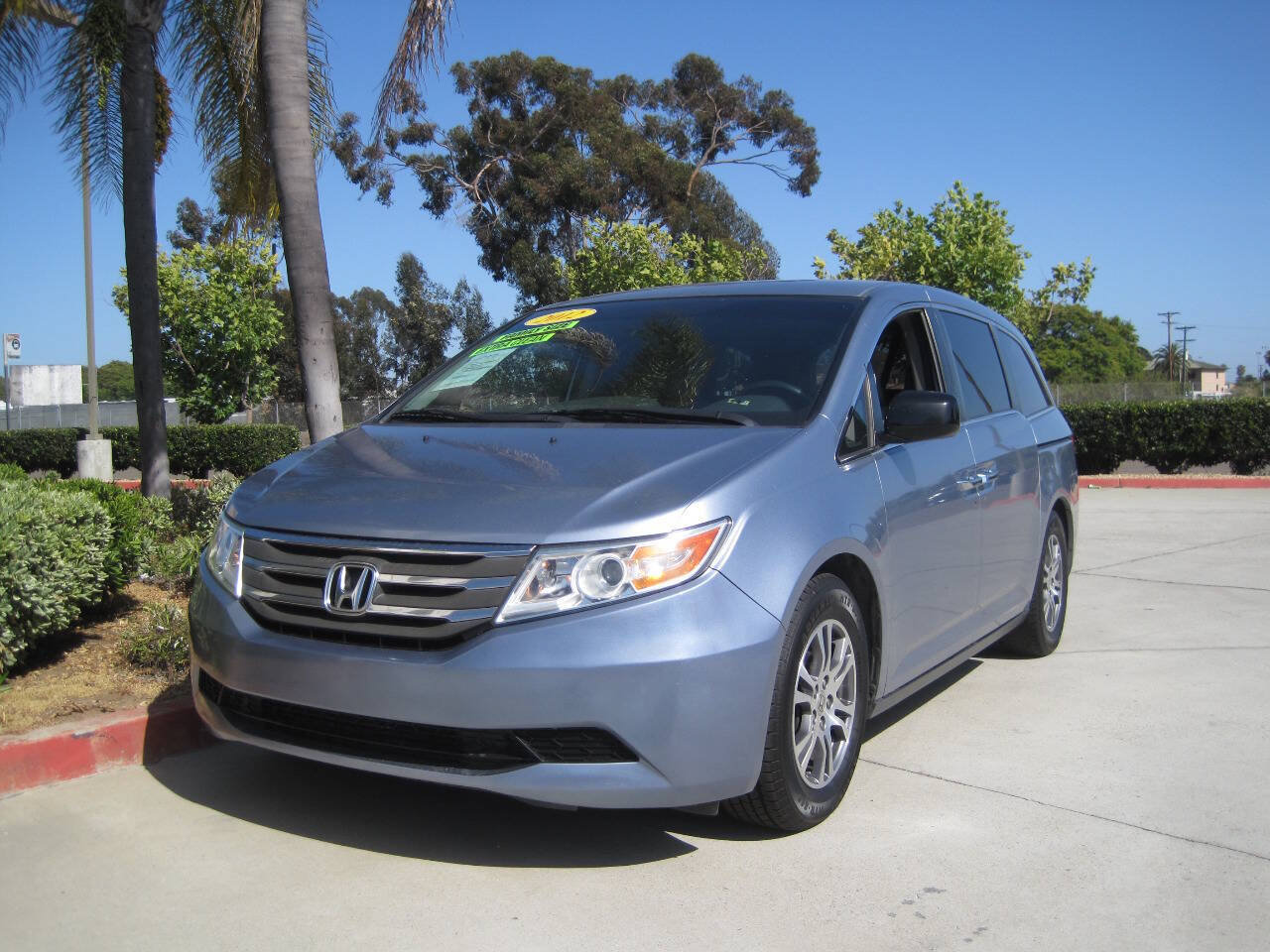 Used 2012 Honda Odyssey EX image 1