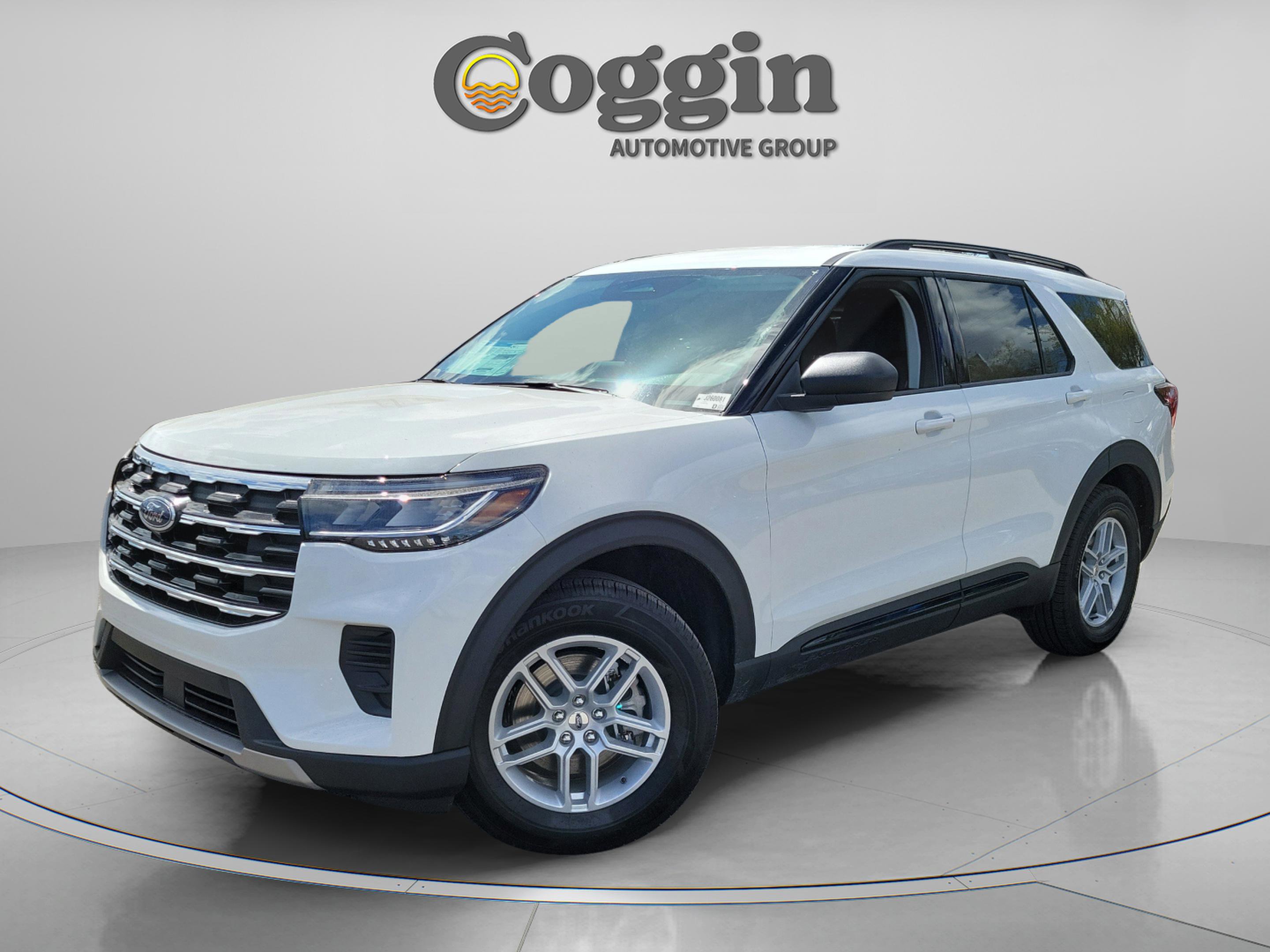 New 2026 Ford Explorer Active RWD image 2