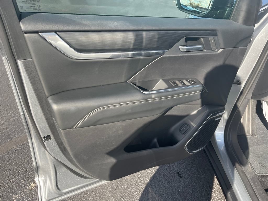 Used 2025 GMC Acadia Elevation image 18