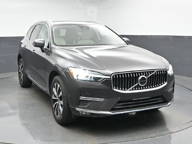 Used 2023 Volvo XC60 B5 Plus w/ Climate Package AWD/4WD image 2
