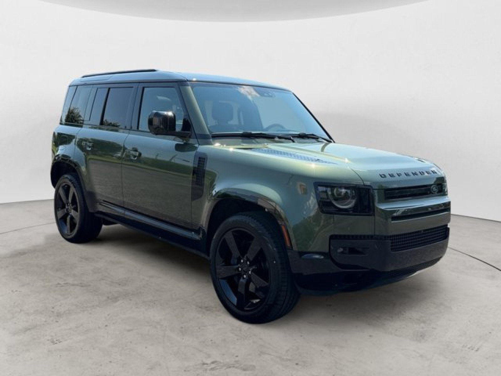New 2026 Land Rover Defender 110 X-Dynamic SE AWD/4WD image 2